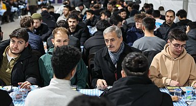 Sakarya'da Başkan Alemdar, gençlerle bir araya geldi