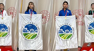 Sakarya'nın yıldızları Kütahya'daki turnuvaya şampiyonlukla damga vurdu