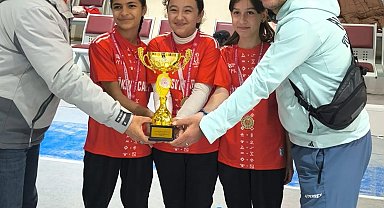 Salihlili öğrenciler, Floor Curling'de birinci oldu