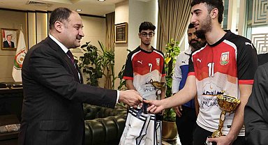 Şampiyonluklarını Gülpınar'a armağan ettiler