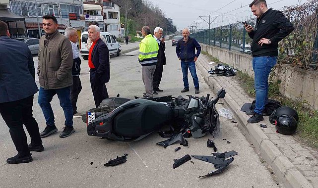 Samsun'da hafif ticari araç ile motosiklet çarpıştı: 2 yaralı