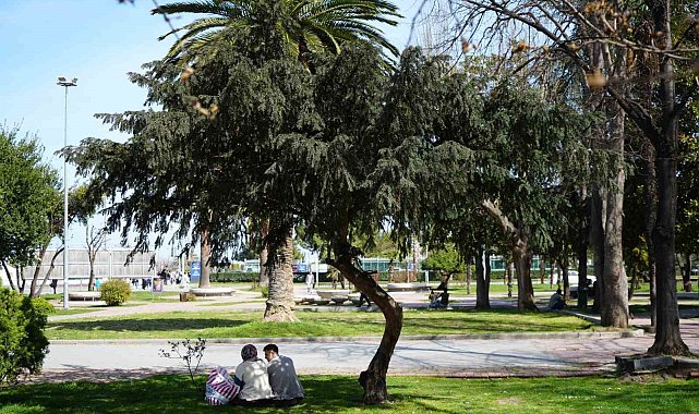 Samsun'da hava sıcaklığı mevsim normallerinin 25 derece üstüne çıktı, rekorun kıyısından dönüldü