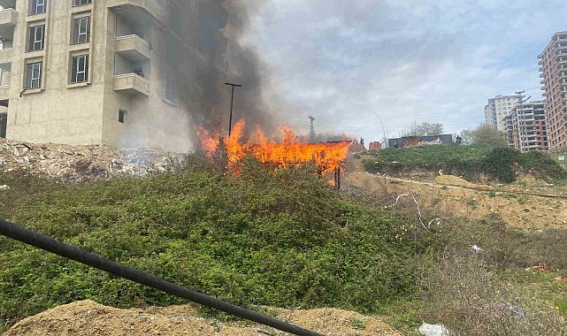 Samsun'da inşaata ait baraka kundaklandı