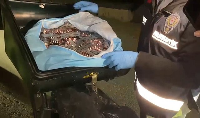 Samsun'da motosikletin sepetinde 3 bin 962 adet uyuşturucu ele geçirildi