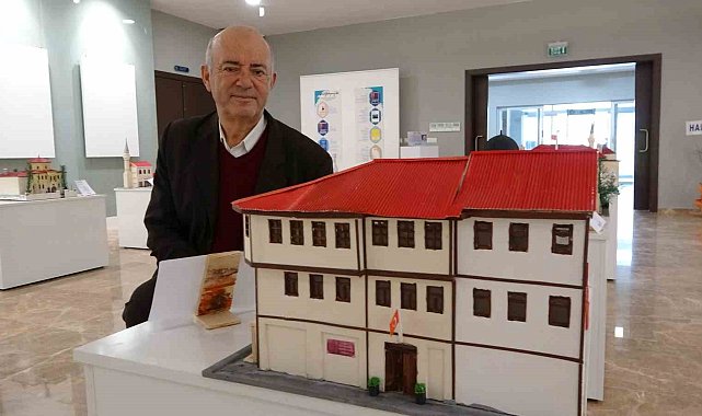 Sanatçı İbrahim Güneş'ten Kütahya'nın tarihi mekanlarını tanıtan maket sergisi