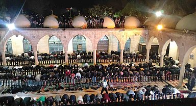 Şanlıurfa'da Kadir Gecesi'nde camiler dolup taştı