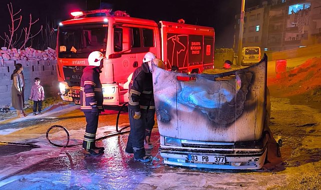 Şanlıurfa'da otomobil alevlere teslim oldu
