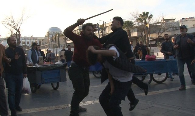 Şanlıurfa'da seyyar satıcıların yer kavgası kamerada