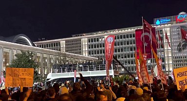 Saraçhane'de protestoculardan Özgür Özel'e tepki