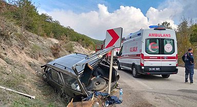 Şarampole uçan otomobil hurdaya döndü: 1 yaralı
