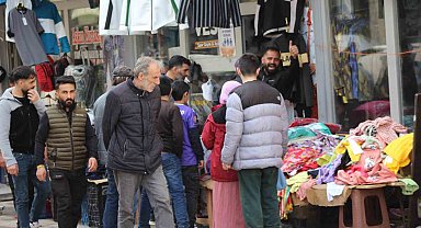 Sarıkamış'ta bayram alışverişi yoğunluğu yaşanıyor