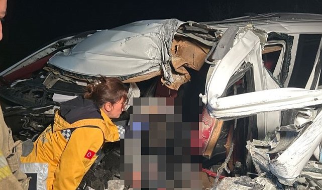 Sarıyer'de İETT otobüsü ile hafif ticari araç çarpıştı: 1 ölü, 1 yaralı