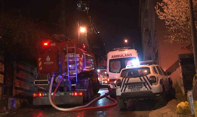 Sarıyer'deki tarihi Topçu Karakolu alev alev yandı