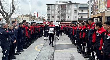Şehit itfaiye eri düzenlenen törenle son yolculuğuna uğurlandı