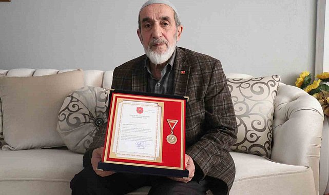 Şehit oğlunun maaşını ve sattığı arsanın gelirini TSKGV'ye bağışladı