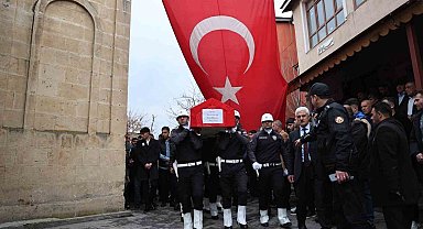 Şehit polis Mesut Acar memleketi Muş'ta son yolculuğuna uğurlandı
