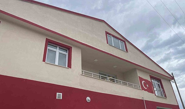 Şehit Yasin Karaca'nın yenilenen babaevi dualarla ailesine teslim edildi