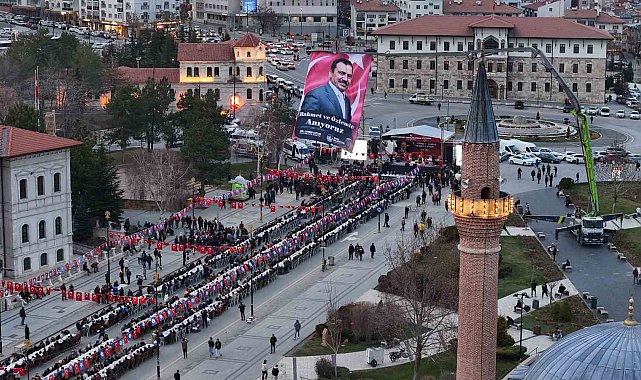Şehitleri anma ve birlik iftarında birlerce kişi bir araya geldi