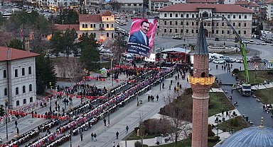 Şehitleri anma ve birlik iftarında birlerce kişi bir araya geldi
