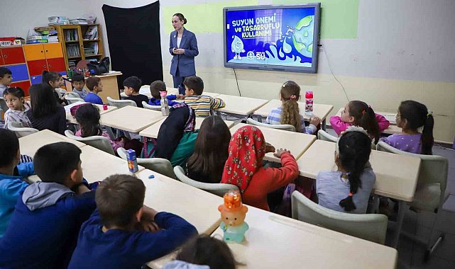 Şehrin yeni 'Su Müfettişleri' rozetlerini aldı