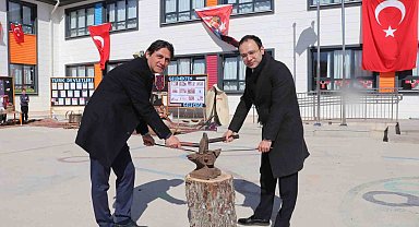 Selendi'nin Nevruz ateşi Rahmanlar Mahallesinde yakıldı
