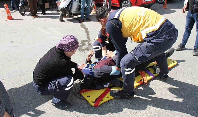 Serik'te motokuryeler çarpıştı: 1 yaralı