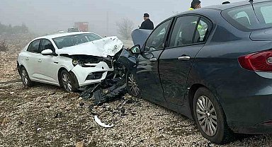 Seydikemer'de otomobiller çarpıştı: 2 yaralı