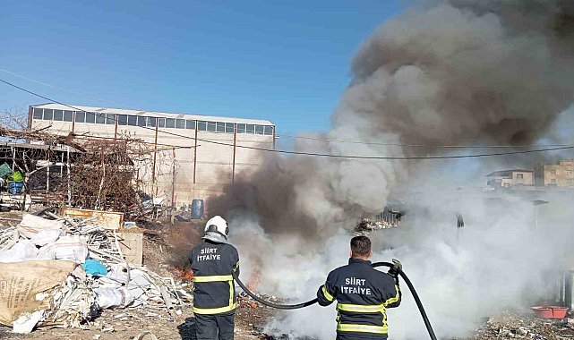 Siirt'te hurdalıkta çıkan yangın söndürüldü