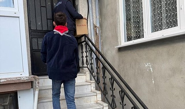 Simav'da Diyanet İzcilerinden ihtiyaç sahiplerine erzak kolisi ve market çeki