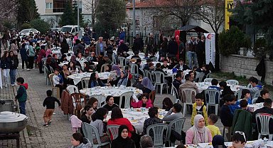 Sındırgı'da yaklaşık bin çocuk iftar yaptı
