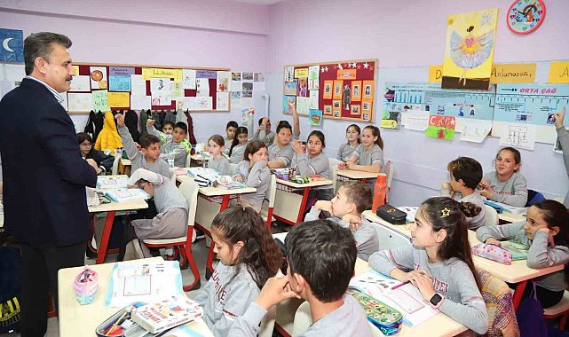 Sınıf başkanı sözünü tuttu, Başkan Kırgöz'le arkadaşlarını buluşturdu