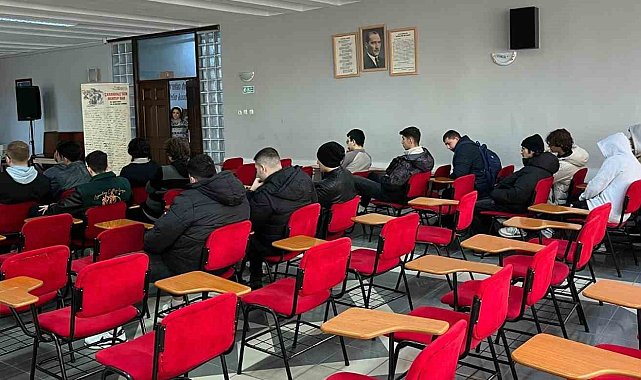 Sinop'ta lise öğrencilerine kişisel gelişim eğitimi