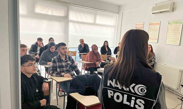 Sinop'ta sürücü kursu kursiyerlerine narkotik eğitimi