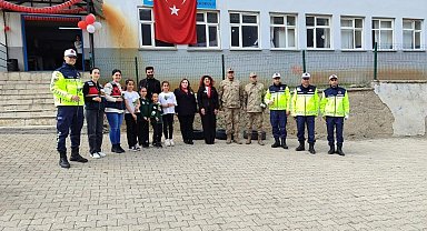 Şırnak'ta öğrencilere "Trafik Dedektifleri Projesi" anlatıldı