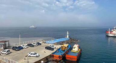 Sis etkisini yitirdi, Çanakkale Boğazı'nda feribot seferleri tekrar başladı
