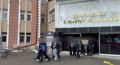 Sivas merkezli 100 milyonluk yaşa dışı bahis operasyonu: 7 gözaltı