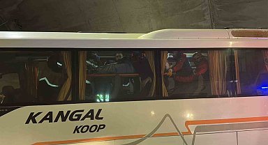 Sivas'ta midibüs kazası, çok sayıda yaralı var