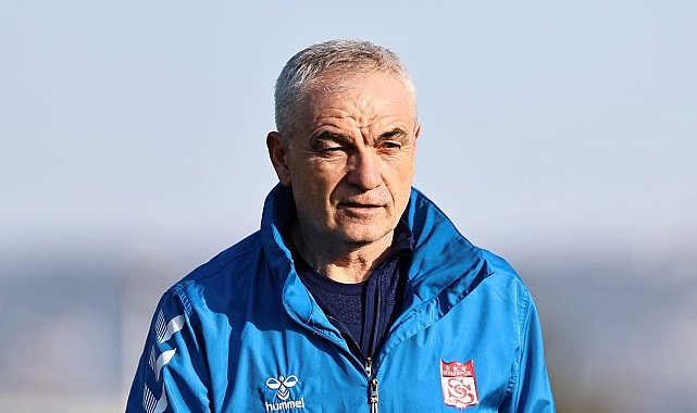 Sivasspor'da Rıza Çalımbay ilk idmanına çıktı