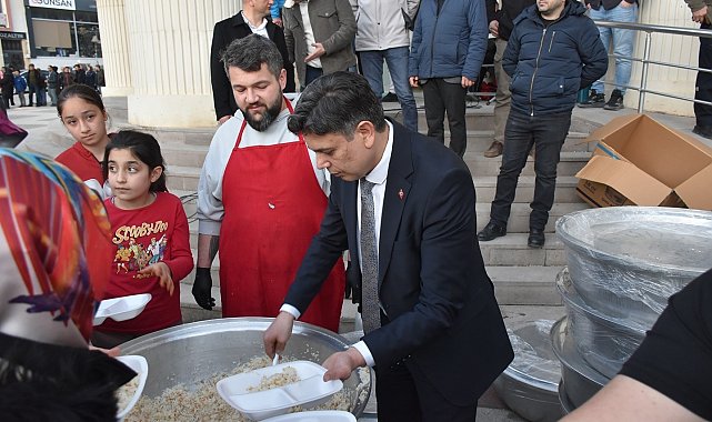 Söğüt Belediyesi'nin düzenlediği iftar yoğun ilgi gördü