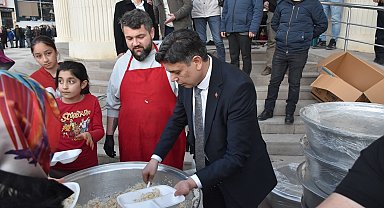 Söğüt Belediyesi'nin düzenlediği iftar yoğun ilgi gördü