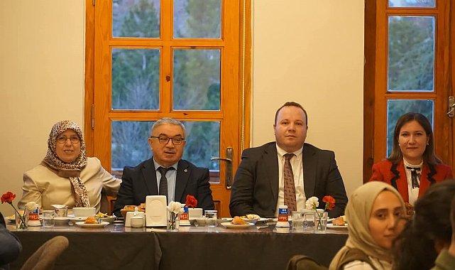 Şuhut'ta sağlık çalışanlarına iftar verildi