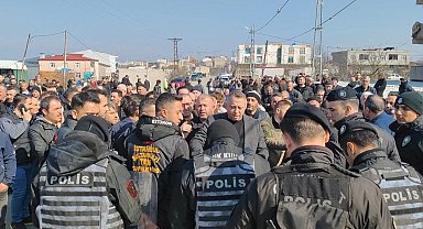 Sultangazi'de mahalle sakinlerinden İBB'ye mezarlık tepkisi