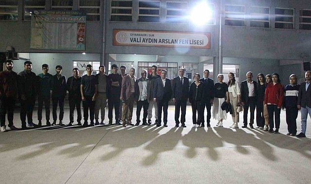 Sur'da lise öğrencileri iftarda ağırlandı