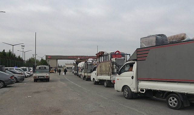 Suriyelilerin bayram öncesi ülkelerine dönüşü sürüyor