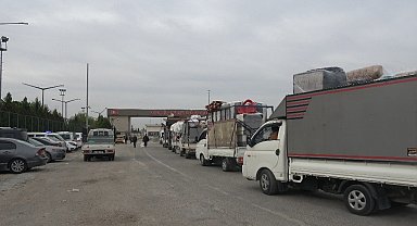 Suriyelilerin bayram öncesi ülkelerine dönüşü sürüyor