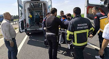 Sürücüsünün kontrolünden çıkan tır bariyerlere çarptı: 1