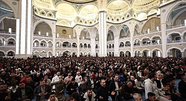 Tahmazoğlu vatandaşlarla bayramlaştı