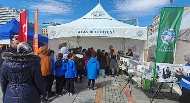 Talas Belediyesi'nden meydanda deprem standı
