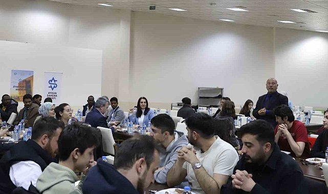Tarım Bilimleri Fakültesi öğrencileri ile akademik ve idari personel iftarda bir araya geldi