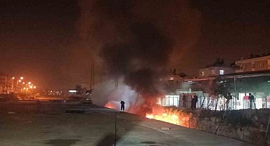 Tarsus'ta demiryolu inşaat alanında yangın